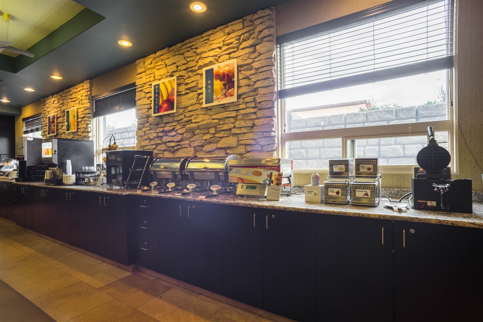 Best Western Plus The Inn At St Albert Saint Albert Bagian luar foto